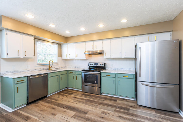 Listing Image 11