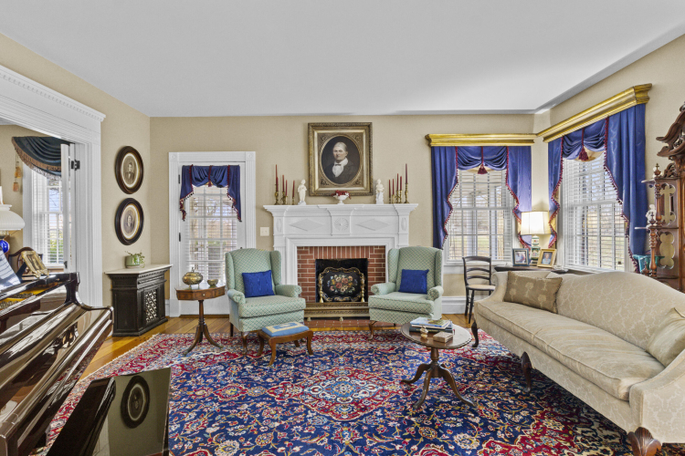 Listing Image 11