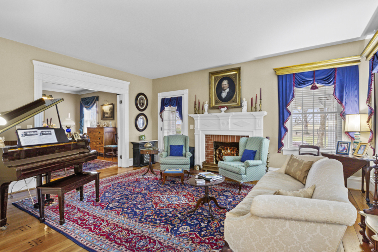 Listing Image 12