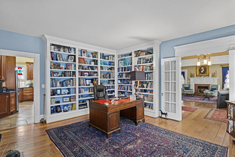 Listing Image 10