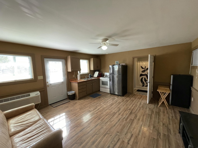 Listing Image 64