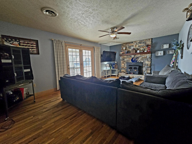 Listing Image 18