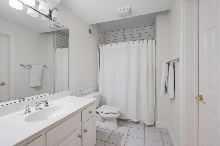 Listing Image 107