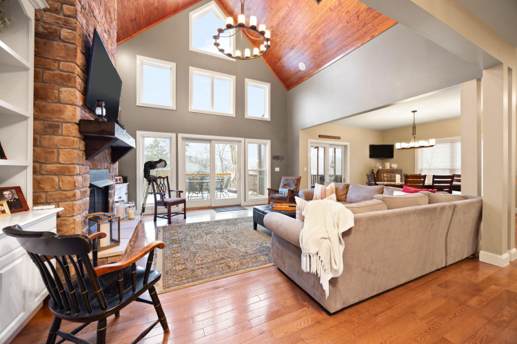 Listing Image 12