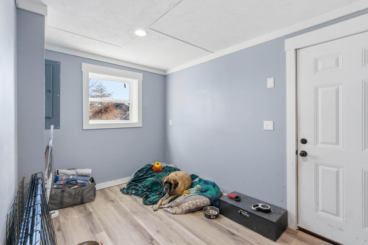 Listing Image 13