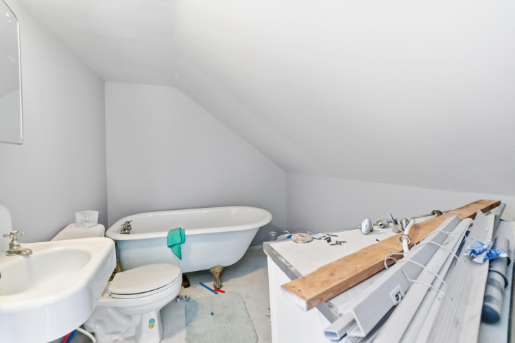 Listing Image 24