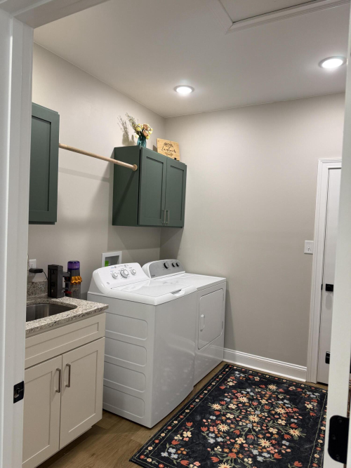 Listing Image 12