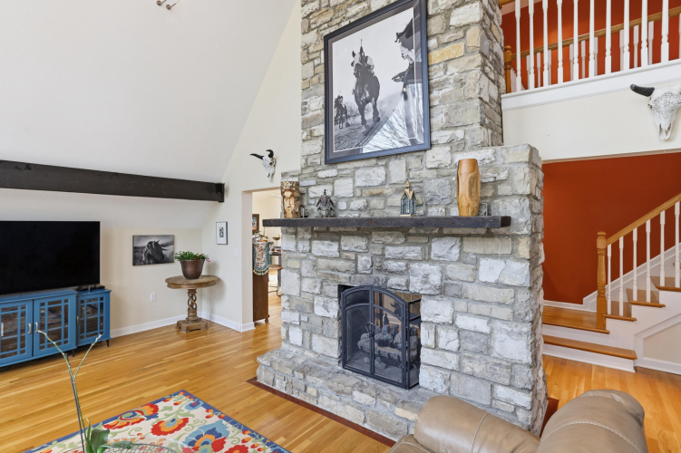 Listing Image 12