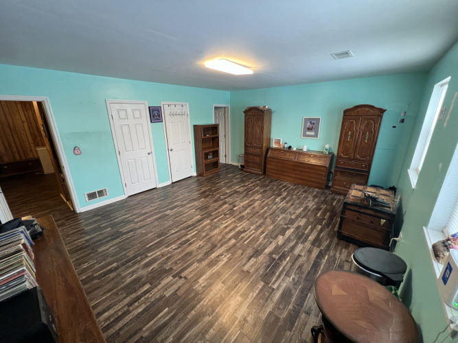 Listing Image 49
