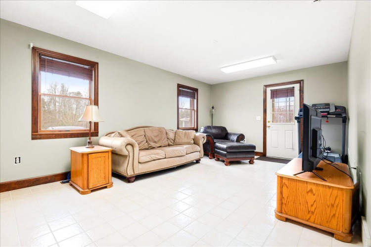 Listing Image 33