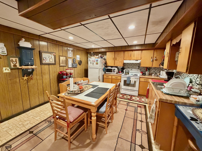 Listing Image 48