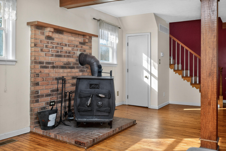 Listing Image 11