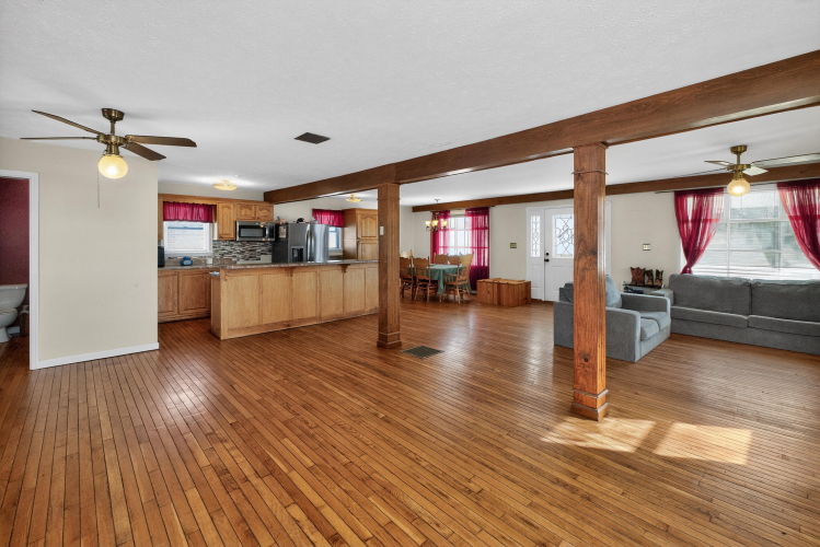 Listing Image 13