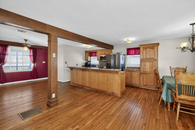 Listing Image 16