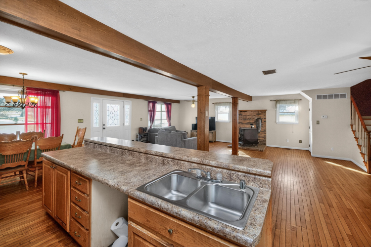 Listing Image 18