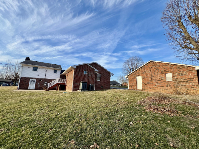 Listing Image 8