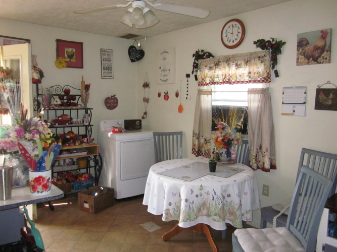 Listing Image 11