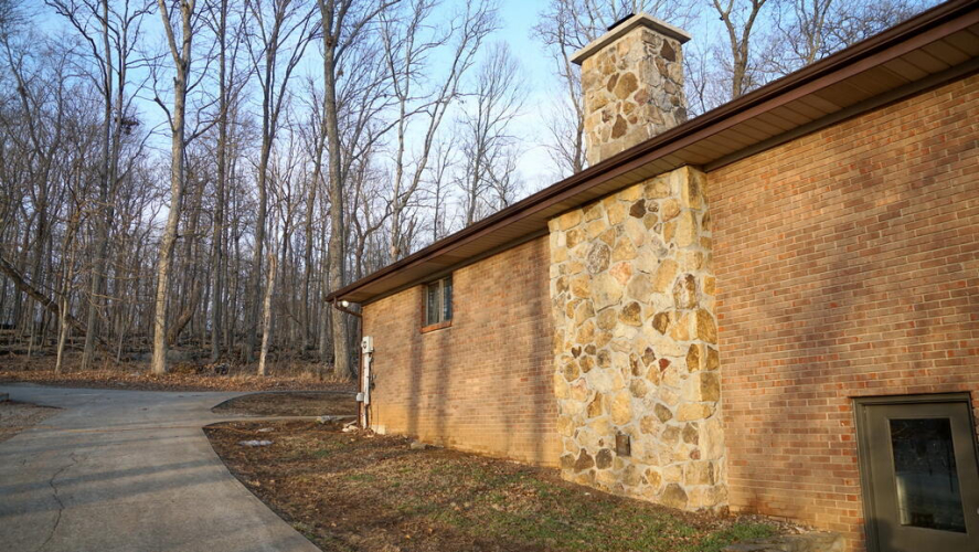 Listing Image 5