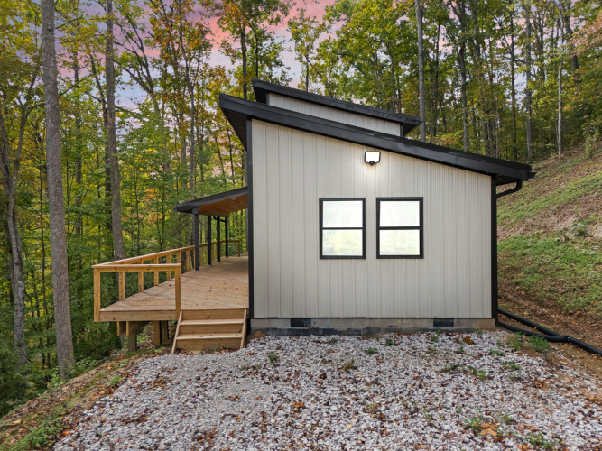 Listing Image 4