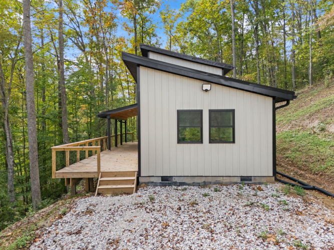 Listing Image 5