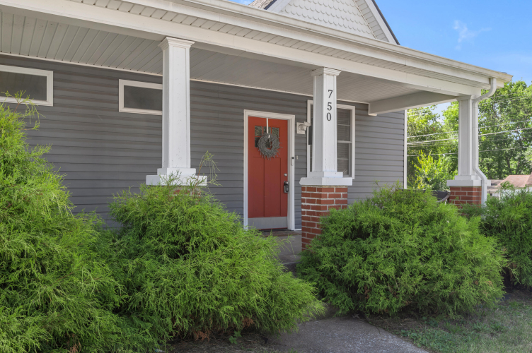 Listing Image 4