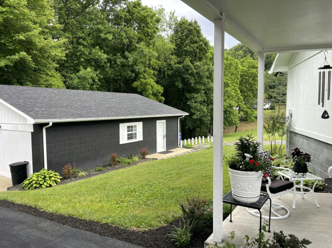 Listing Image 6