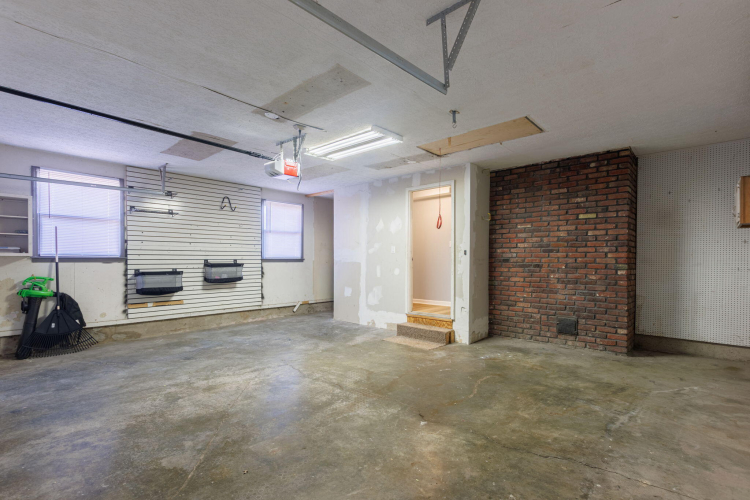 Listing Image 49