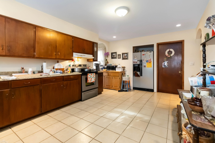 Listing Image 9