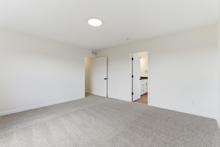 Listing Image 28