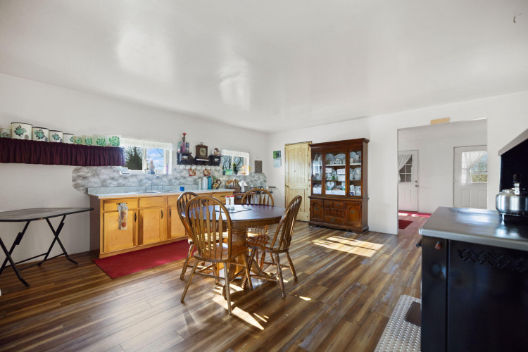 Listing Image 16