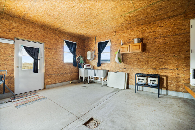 Listing Image 64