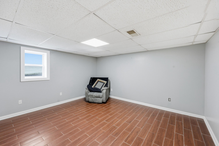 Listing Image 32