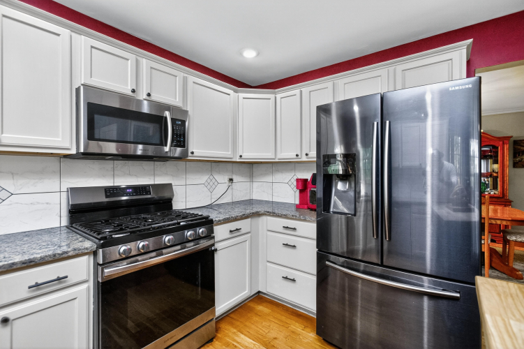 Listing Image 15