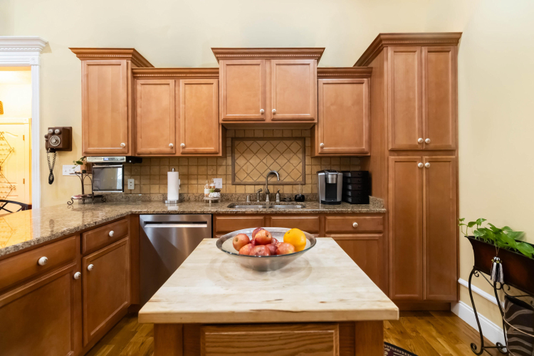 Listing Image 12
