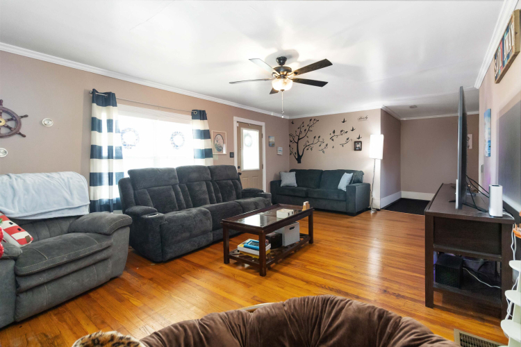Listing Image 13