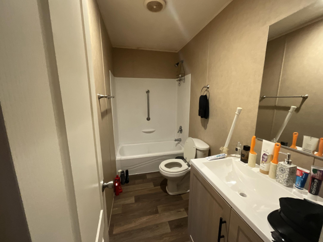 Listing Image 15