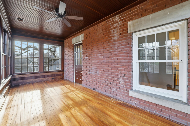 Listing Image 50