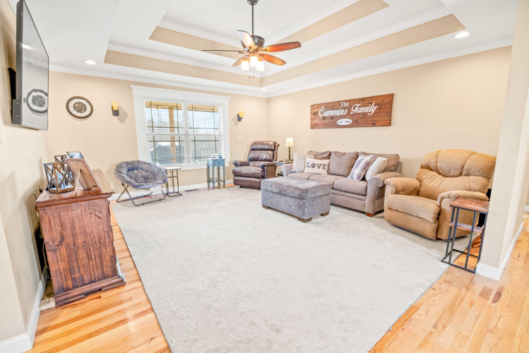 Listing Image 12
