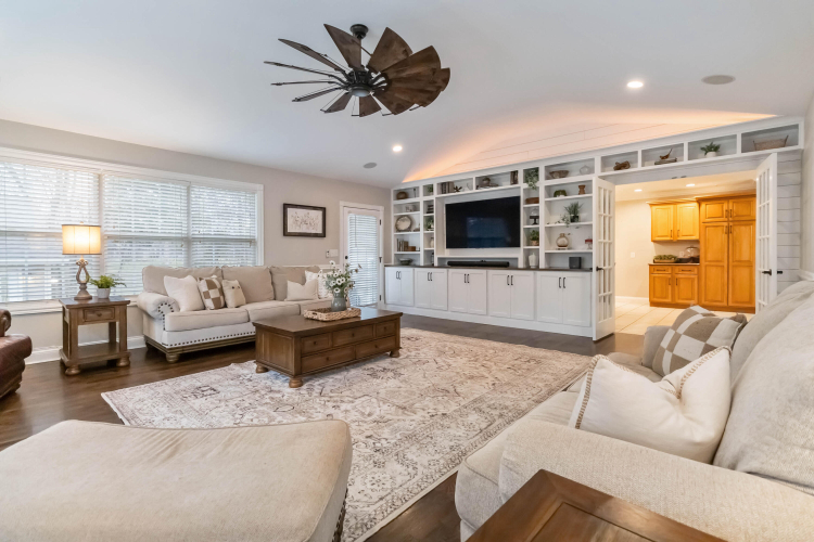 Listing Image 14