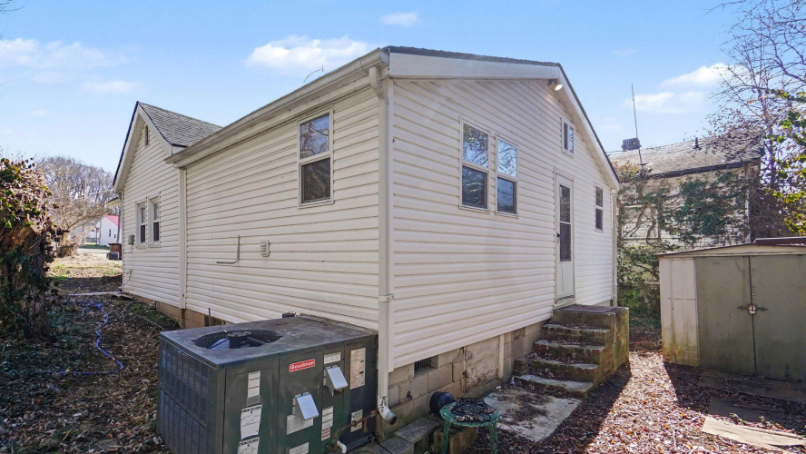 Listing Image 11