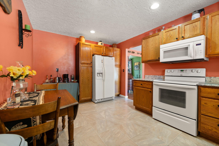 Listing Image 16