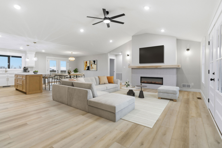 Listing Image 6