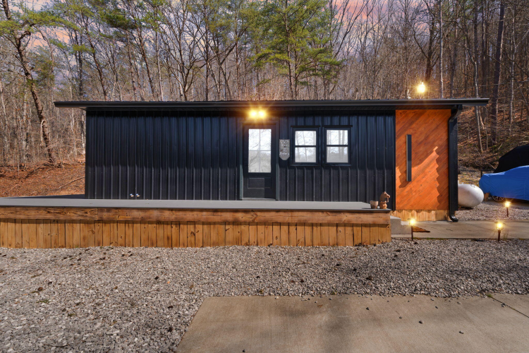 Listing Image 4