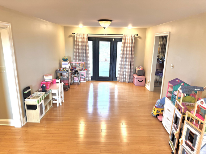 Listing Image 14