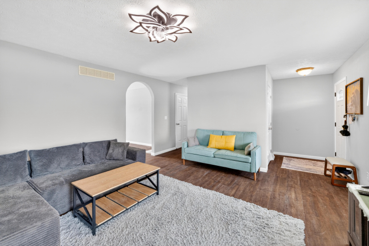 Listing Image 20