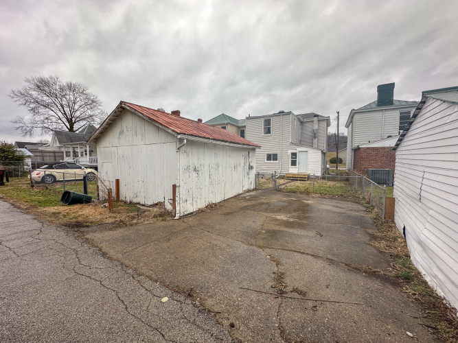 Listing Image 5