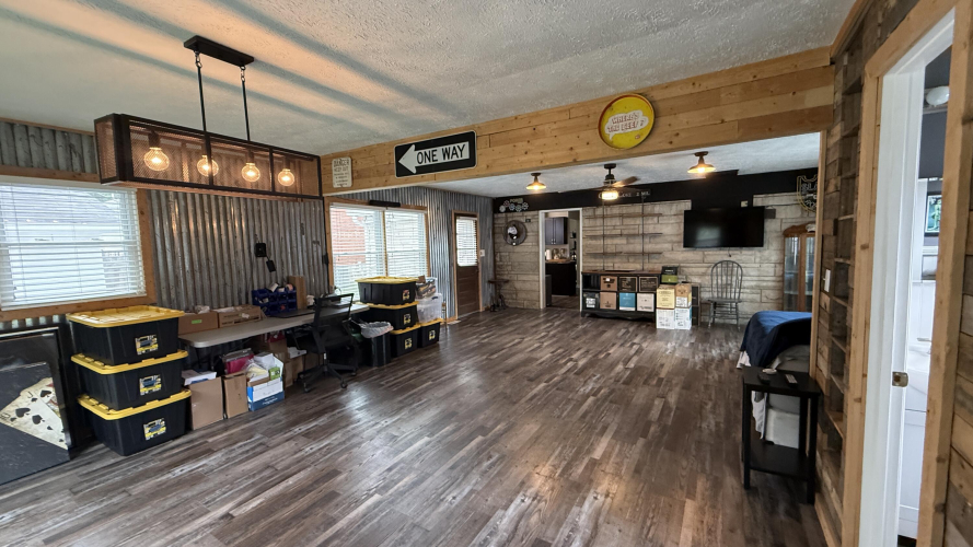 Listing Image 14