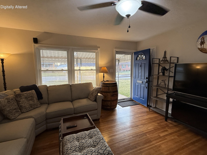Listing Image 5