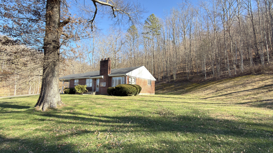 Listing Image 4
