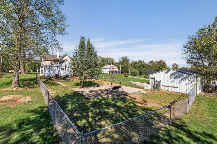 Listing Image 32